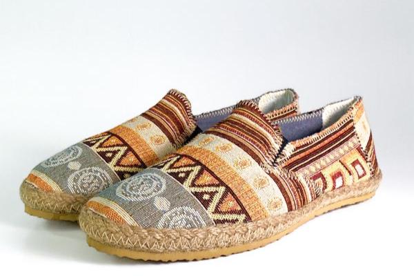 GROUNDING - Aztec Slip Ons